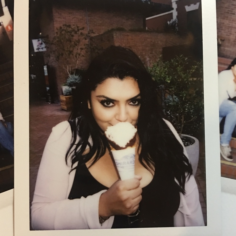 Meet your Posher, Elizabeth